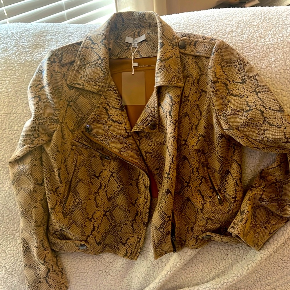Cropped jacket NWT